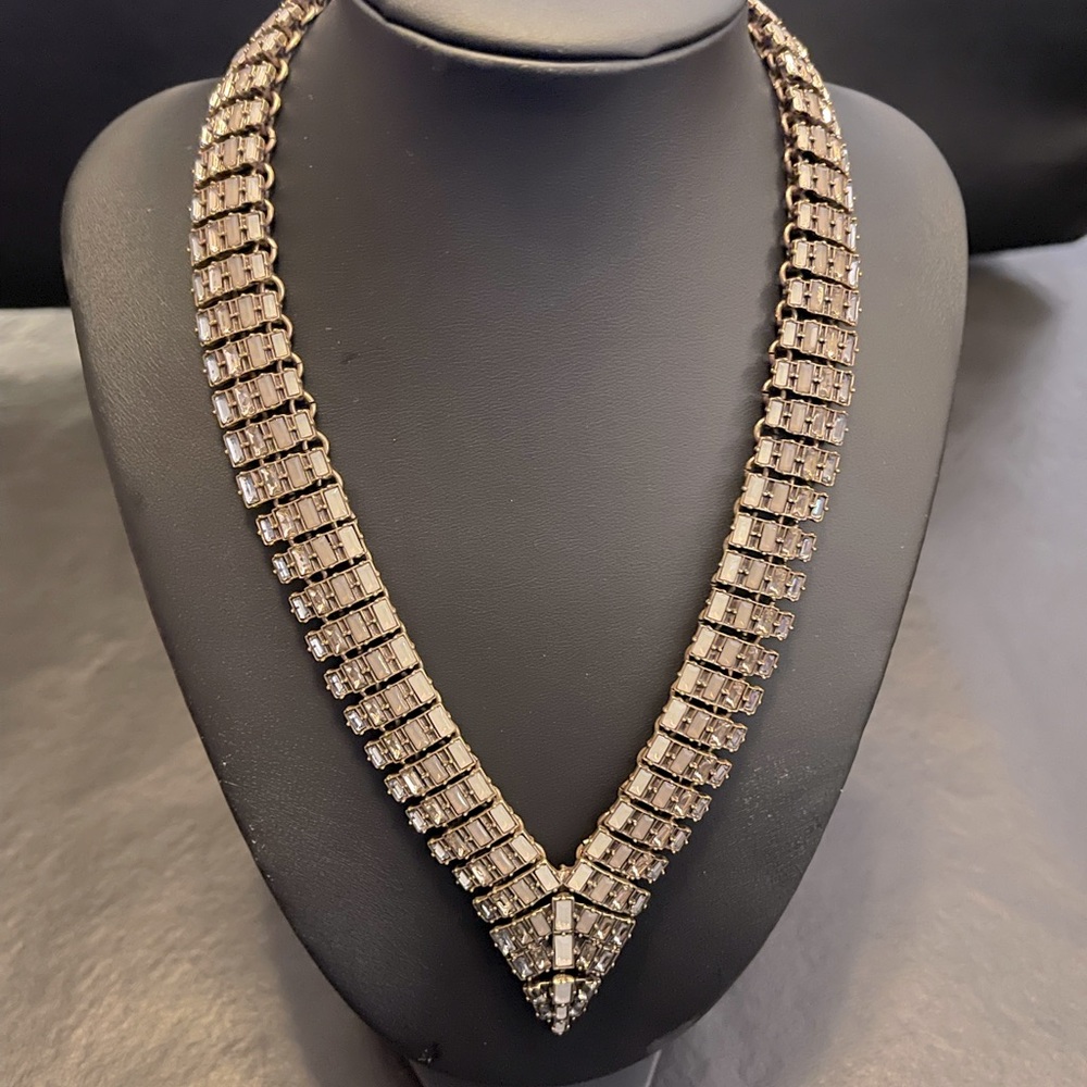 Jeweled statement necklace 18-20 inch with extender